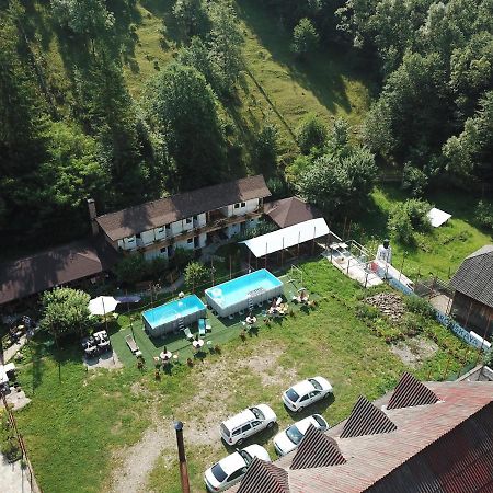 Pensiunea Serbeca Brosteni Exterior foto